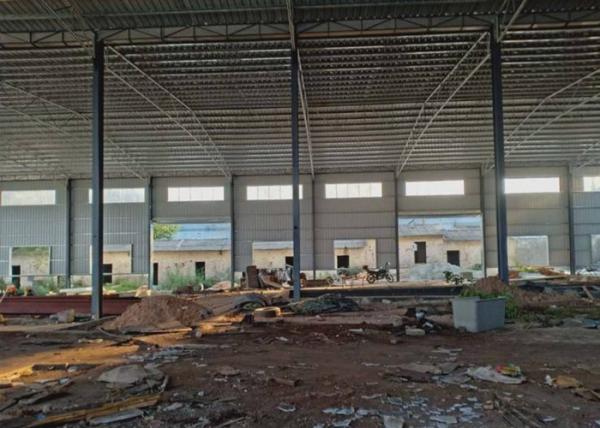 As construções pre projetadas do armazém da construção de aço Q235 iluminam a construção de aço