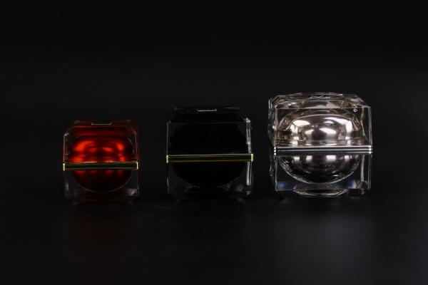 O creme cosmético acrílico de 15ml 30ml 50ml range o quadrado dobro da parede