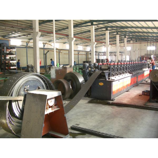80*50mm Beam Q235B Warehouse Steel Mezzanine Rack 300kg/sqm