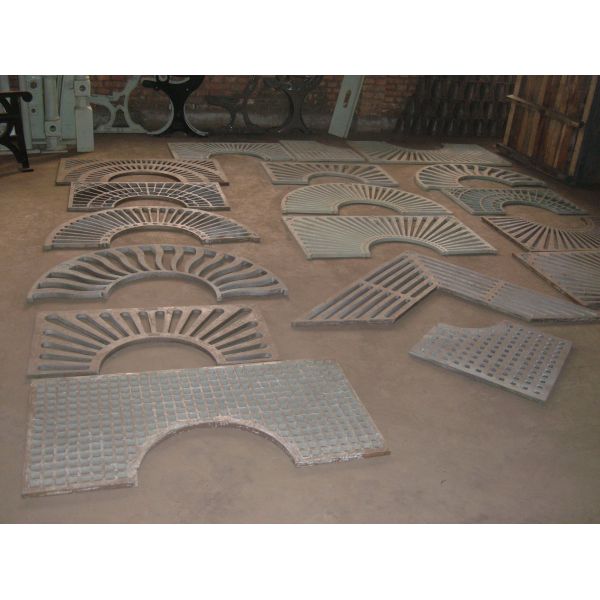 Round Cast Iron Counterweight Rust Proof Driveway Drains And Grates