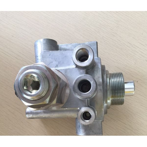 Universal Spin On Fuel Filter Head Standard Size For E320C E320D E330C D