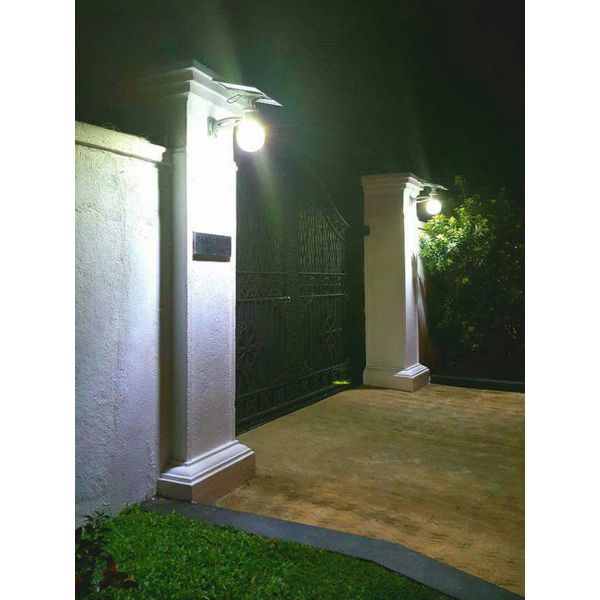 160lm/W Integrated Solar Powered Parking Lot Lights 3000K-6500K CCT