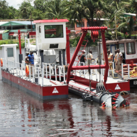 1500m3 River Small Dredger Machine  4.5m-12m Total Width Cummins 522kw Main Engine Power