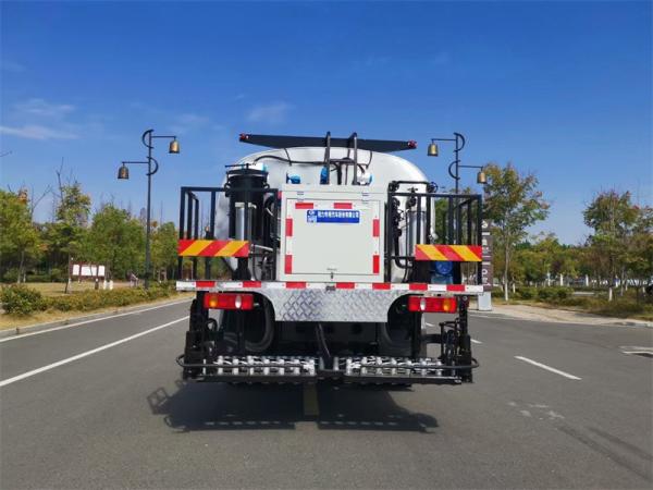 10000 Liters Capacity  Truck Mounted Bitumen Sprayer With Dongfeng Chassis