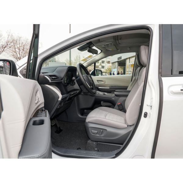 Electric Driver's Seat Adjustment Toyota Sienne Luxury MPV for Commercial and Family