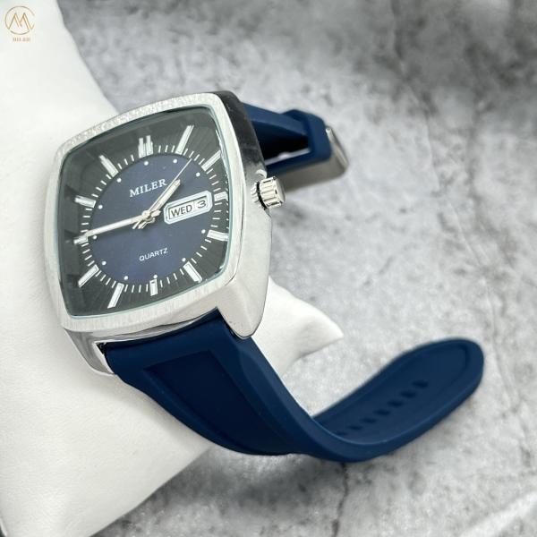 Fashion Stainless Steel Case Double Calendar Watch for Men and Women with Silicone Strap