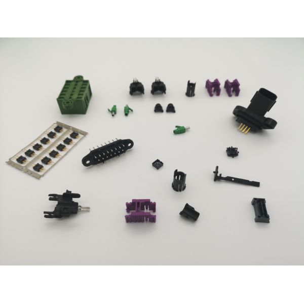 Electronic Insert Precision Parts Molding Plastic Components ISO9001 Certified