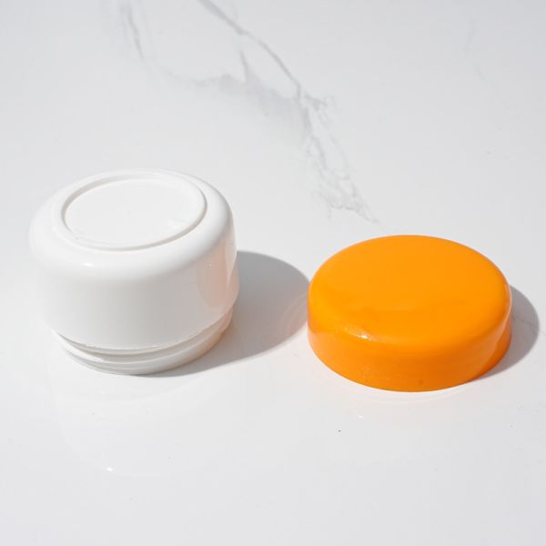 White Matte Butter Face Sample Cream Packaging with Customized Colors and Matching Heat Induction Liner