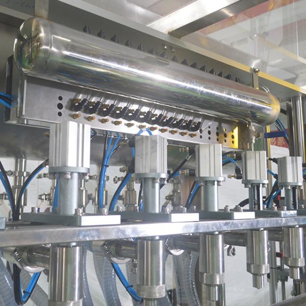 Embalagem de plástico Máquina de enchimento de bombas de engrenagem de 8 cabeças para 2000 garrafas/hora de óleo de girassol