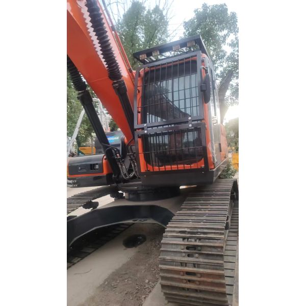 High Cost-Effective Used Doosan DX225LC Excavator 22000 kg for Earthwork and Stone Engineering