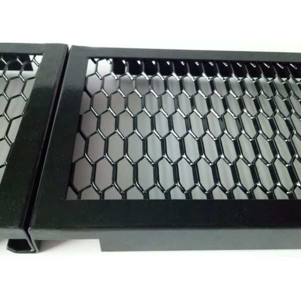 Customized HDG Metal Material Expanded Metal Mesh Safety Fence For Machinery Equipment Protection