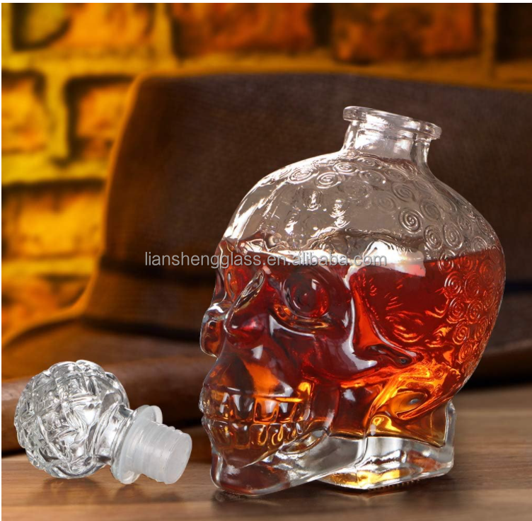 Body Material Glass Liquor Bottle with Acceptable Customer's Logo on Recycled Glass Bottle