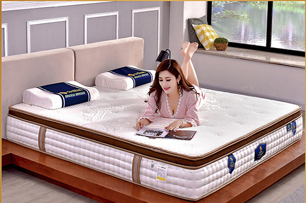 Customized Bonnell Spring Mattress / Luxury Pillow Top Mattress Hotel Furniture