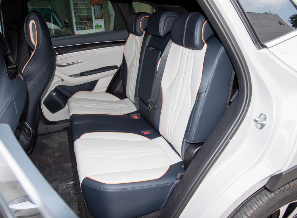 BYD Гибридный городской автомобиль Автомобиль 5 мест 4×2 Автоматическая коробка передач
