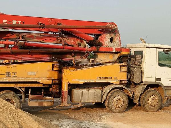 Second Hand Concrete Mixer Trucks / Concrete Pump Truck 37m  38m 47m 48m