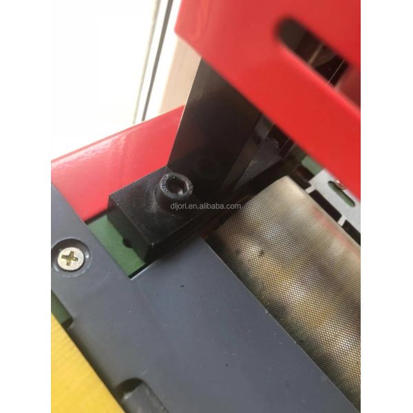 Easy operation 400mm rolling 7L industrial hot melt glue applicator