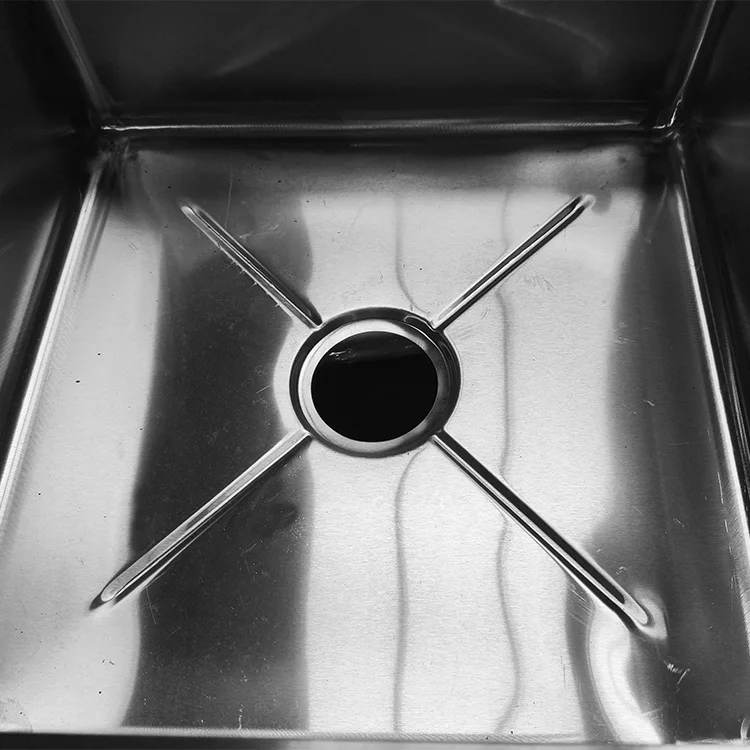 Кухонный стол из нержавеющей стали и раковина