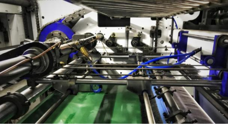 Automatic Die Cutting And Creasing Machine With Auto Stripping Device