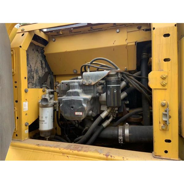 Komatsu Pc220-8 Used Hydraulic Crawler Excavator 22 Ton Backhoe Excavator