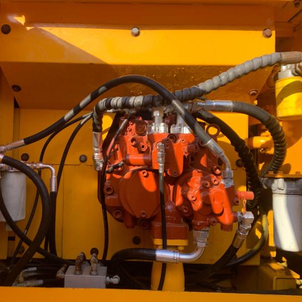 HYUNDAI 210W-7 Old Wheel Excavator , Used Construction Equipment 124KW For Mining