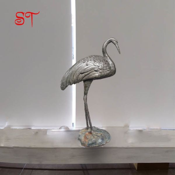 Indoor Grus Leucogeranus Modern Garden White crane Animal Sculpture Copper Metal Sculpture Brown