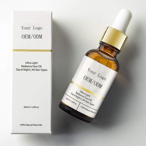 O gerânio de Rosa Radionce enfrenta os óleos de planta naturais do óleo 100% antienvelhecimento com azeitona