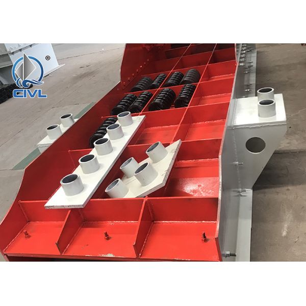 Vibrate Feeder 22kw Engine Crushing Machinery 4 Tons Weight Feeding Equipment