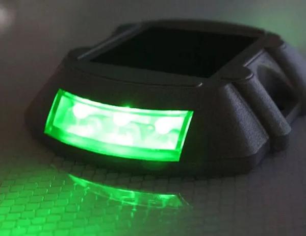 Solar LED Road Stud Cat Eye Reflective Raised Road Signs Aluminum Waterproof IP68 High-Intensity Prismatic Traffic Guidance