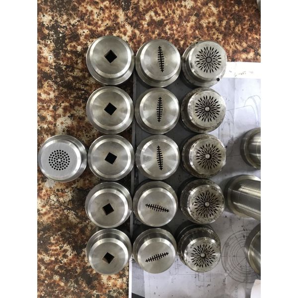 Dental Chews Pet Food Processing Machinery 150kg/H Capacity