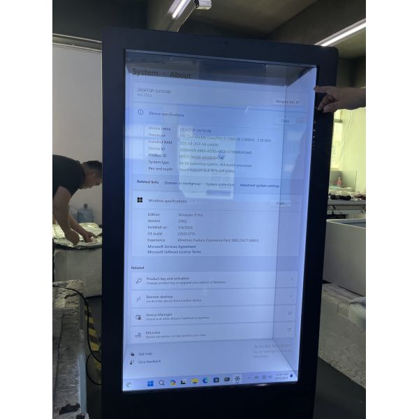 10.1-86 pouces intérieur Hologramme 3D vidéo interactive Holographique boîte d'écran tactile Écran LCD transparent