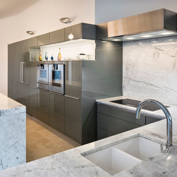 Marble Island Luxury Dark Grey Glossy Lacquer Kitchen Cabinet 18mm Moisture Proof HMR