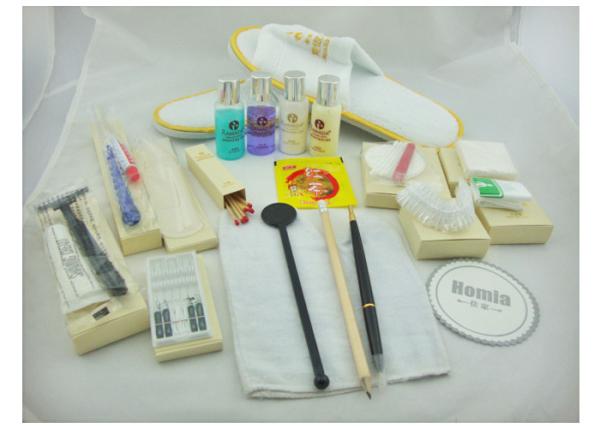 20 Contents Hotel Amenity Kits With Coral Fleece Slippers / Plastic Toothbrush 