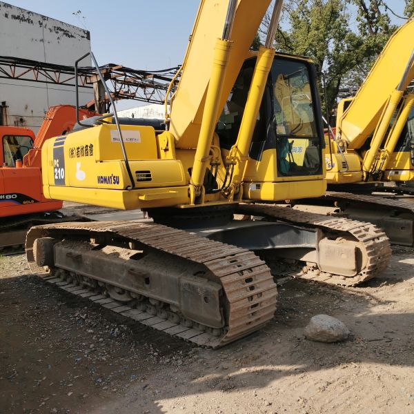 0-2000 Рабочие часы PC210 Кумацу экскаваторная машина с оригинальным гидравлическим клапаном