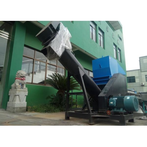 Easy Operation Plastic Crusher Machine Motor Power 75/18.5 Kw 2200*3200*2100mm