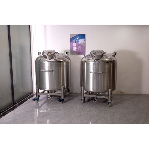 Tanque de almacenamiento de acero inoxidable de 1000L móvil para productos químicos, cosméticos y cremas