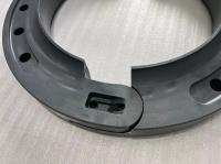 Les pneus à roues plates sont placés en noir/blanc.