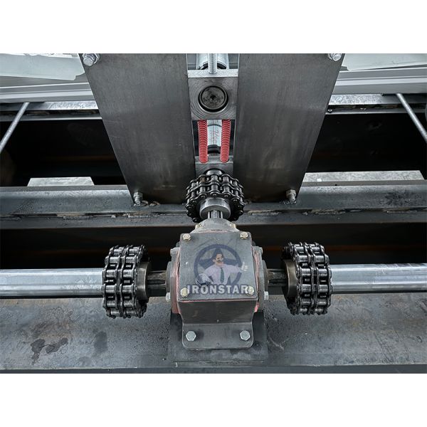 “Turkey Standard PU Foam Sandwich Rolling Shutter Door Forming Machine Multi Material Galvanized Sheet PPGI Aluminum Profile Machine”