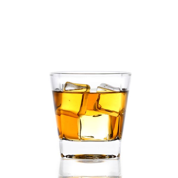 Unique Fashionable Whiskey Shot Glasses Machine Pressed Soda Lime Material