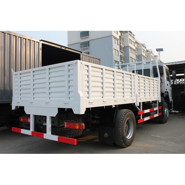 Sinotruk Small Cargo Truck 10T 15T 16T 4x2 Howo Sidewall Cargo Truck
