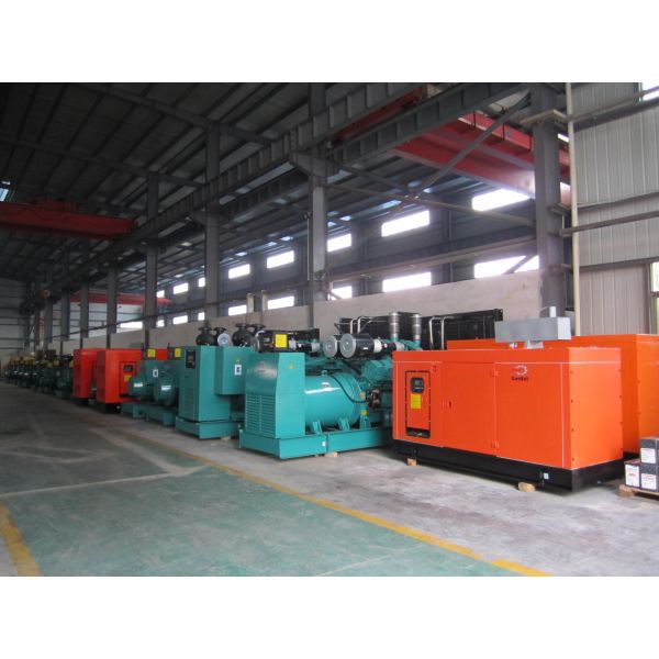 Water Cooled Standby 3 Phase Diesel Generator Cummins Series 800KW / 1000KVA 1500RPM