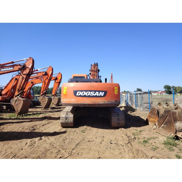 22 tonnes Nouveau arrivé Utilisé Doosan DH225LC-7 Excavators 1,28m3 Excavateur hydraulique