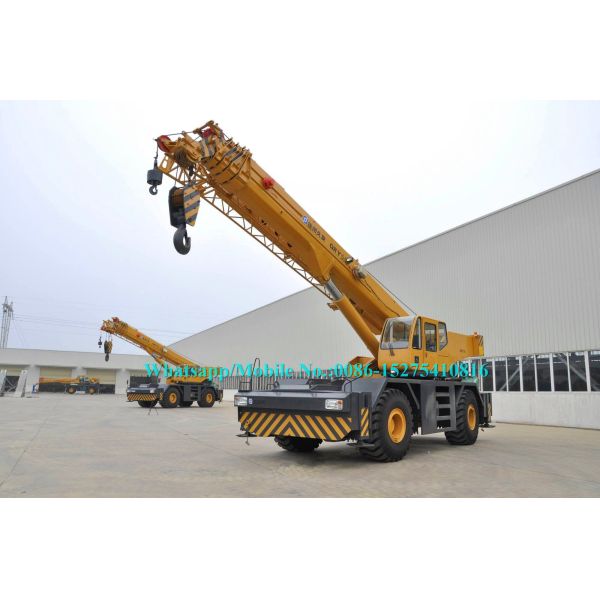 Strong Gradeability XCMG Mobile Crane / 55 Ton All Terrain Crane Four Wheel Drive