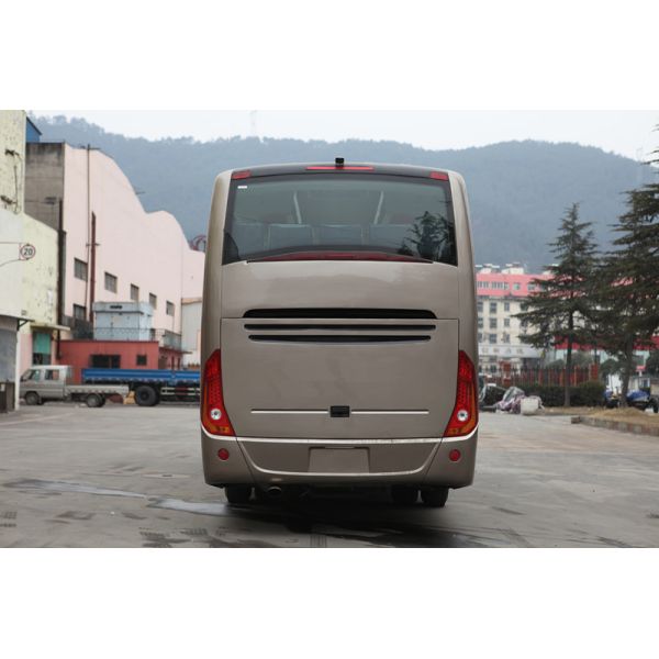 10490mm Length Dongfeng Chaolong Lhd 45 Seats Luxury Coach Bus with Good and Diesel Engine