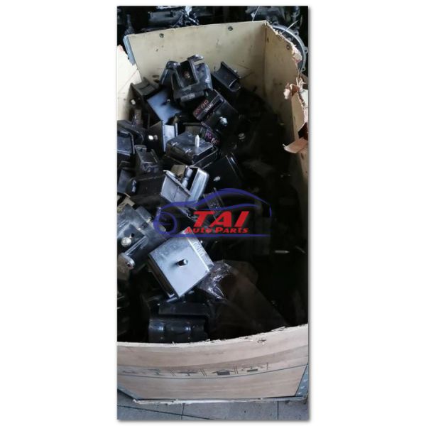 Hino Engine Parts HINO H07C J08C Truck Spare Parts Rear Engine Genuine Engine Mount / Front