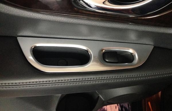 Pièces de garniture personnalisées de l'intérieur de l'auto NISSAN X-TRAIL 2014 Armrest Cadre chromé