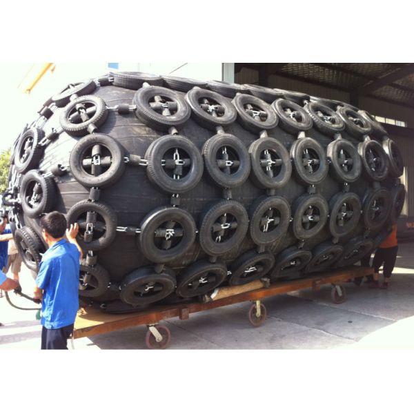 Pneumatic Boat Marine Rubber Fender Initial Working Pressure 0.05 - 0.08MPa