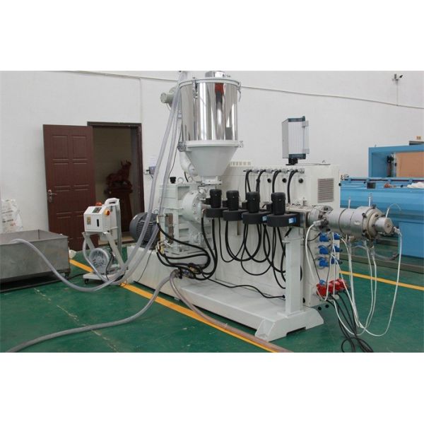 PE / PPR Pipe Plastic Extrusion Machine Internationally renowned brand Motor High Performance