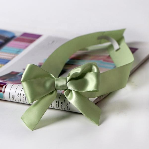 Escolha de nosso cartão de cores ou personalize arcos de fita de cetim para decoração de caixa de presente