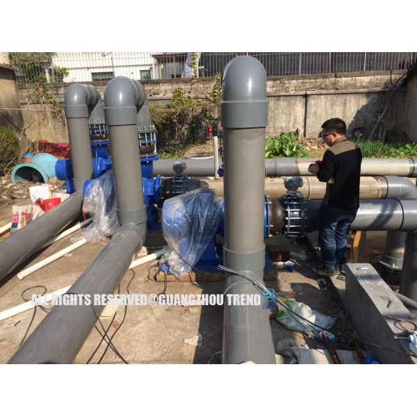 Езда воды Фловридер оборудования аквапарк, всадник подачи всходит на борт