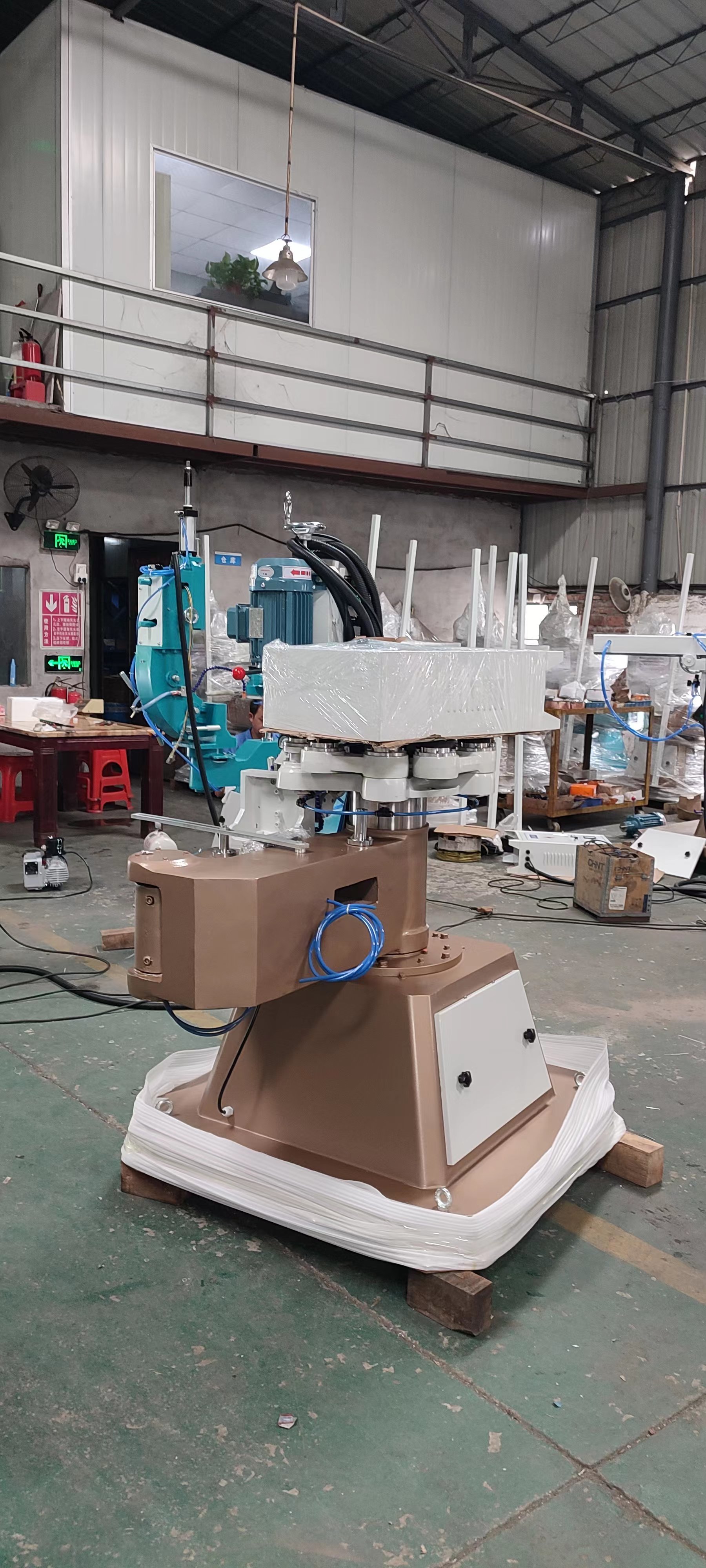 3.0KW Glass Shape Edging Machine 0.8-4r/Min CNC Glass Polishing Machine